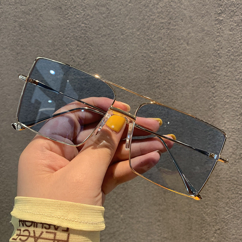 Women's Square Sunglasses - Trendy Metal Frame Sunshade