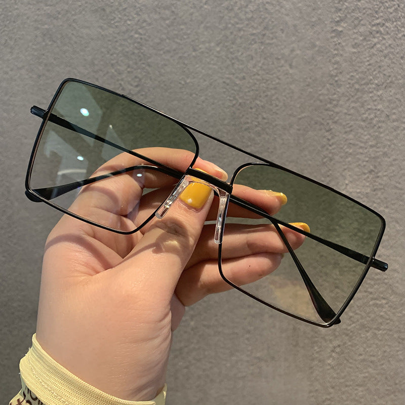 Women's Square Sunglasses - Trendy Metal Frame Sunshade