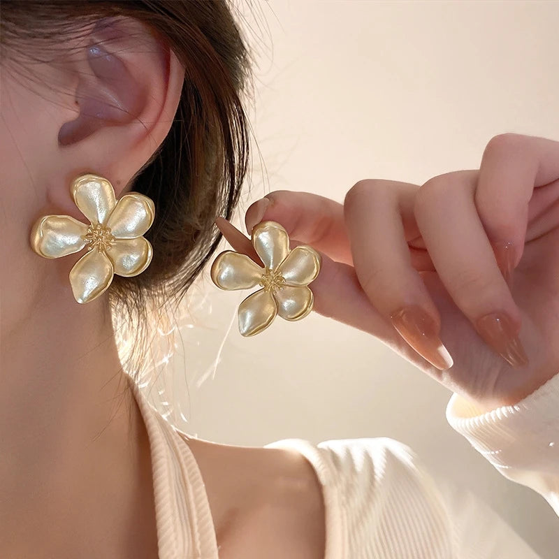Metal Flower Retro Earrings - Matte Texture Fashion Jewelry