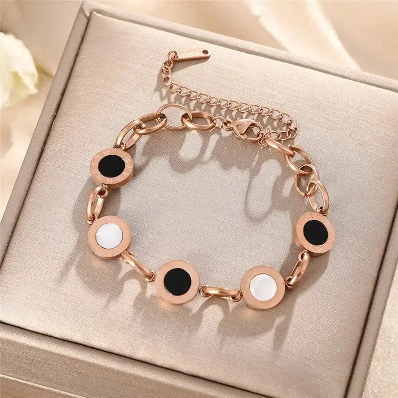 Stainless Steel Fritillaria Roman Round Light Luxury Plate Elegant Charming Golden Gril Fashion Bracelet Evening Jewelry Gift