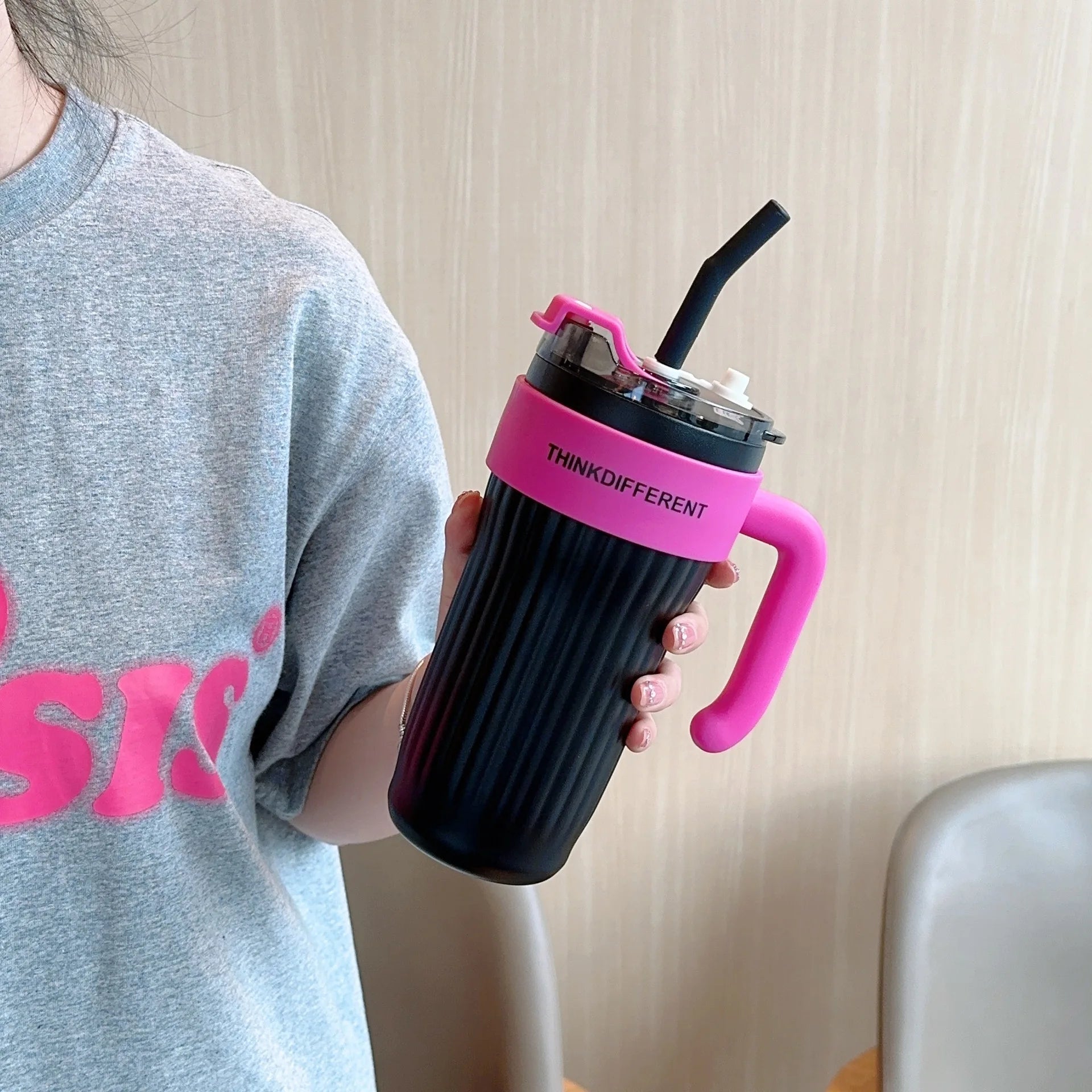 860ml Large Outdoor Thermal Tumbler with Straw - Car Cup Holder Size