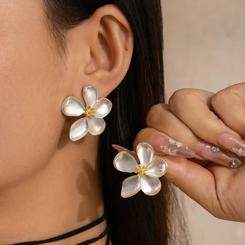 Metal Flower Retro Earrings - Matte Texture Fashion Jewelry