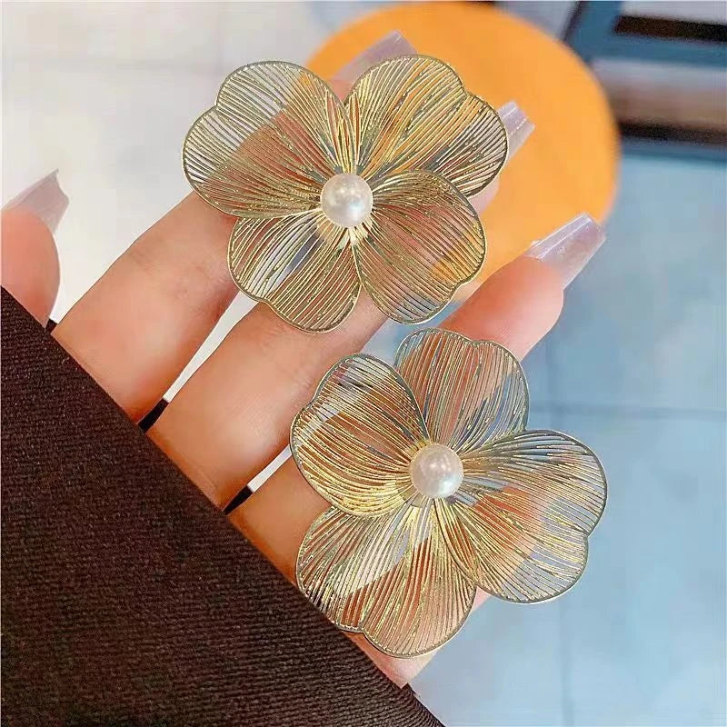 Metal Flower Retro Earrings - Matte Texture Fashion Jewelry