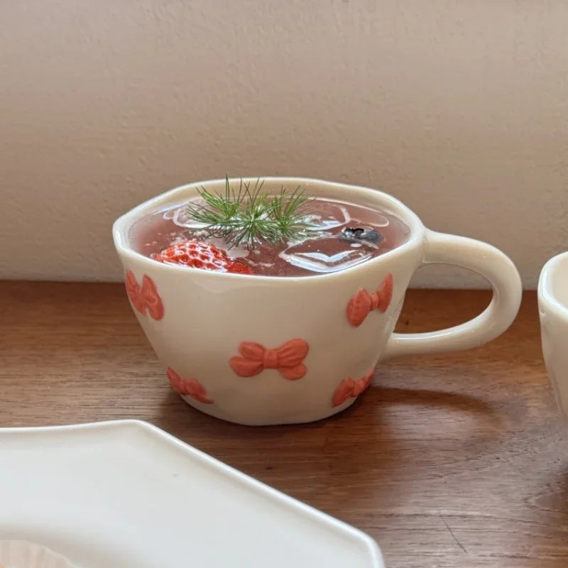 Hand-drawn Relief Ceramic Mug - 250ml Daisy Design Coffee Cup