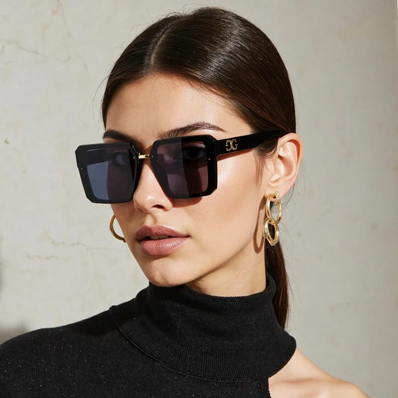 2025 New Fashion Brand Luxury Designer Sunglasses Women Square Letter Vintage Shades Glasses Summer Travel Trendy Sunglasses