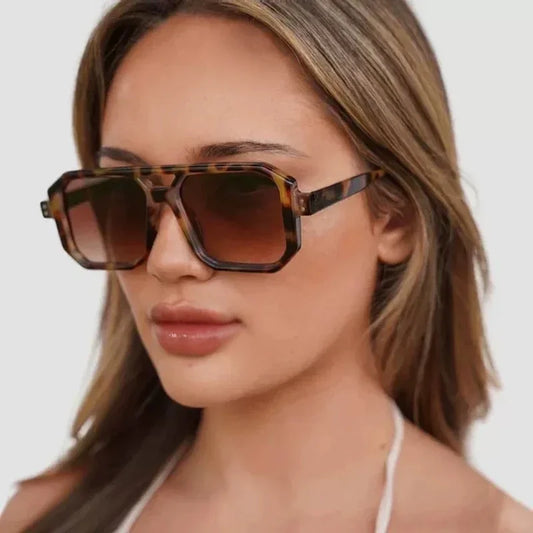 Vintage Brand Designer Square Sunglasses Women For Men Fashion Popular Luxury Sun Glasses Punk Rivet Double Color Eyeglasses