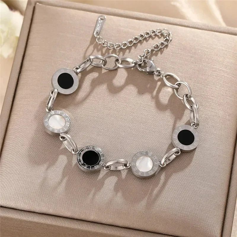 Stainless Steel Fritillaria Roman Round Light Luxury Plate Elegant Charming Golden Gril Fashion Bracelet Evening Jewelry Gift