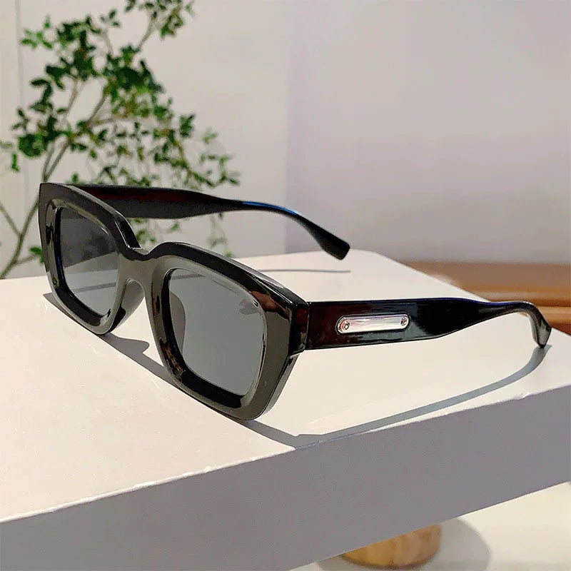 Fashion Vintage Luxury Brand Designer Olive Green Square Sunglasses Women For Men Sun Glasses Punk Popular Rivet Outdoor Shades