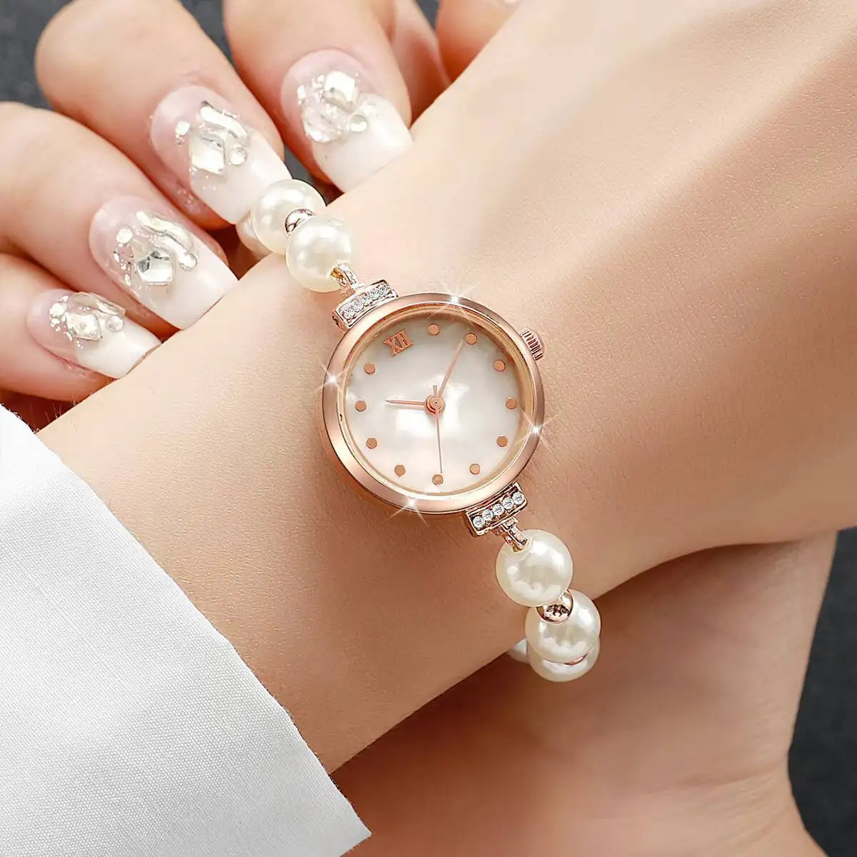 Fashion Women Watches Elegant Pearl Bracelet Band Quartz Wristwatch For Ladies Clock Reloj Mujer（Without Box）