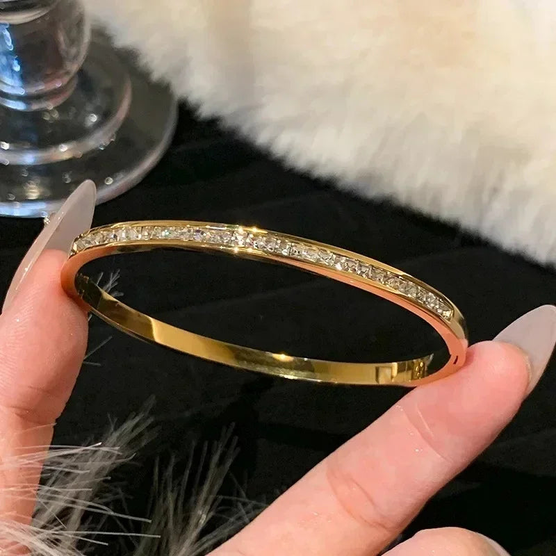 Stainless Steel Fritillaria Roman Round Light Luxury Plate Elegant Charming Golden Gril Fashion Bracelet Evening Jewelry Gift