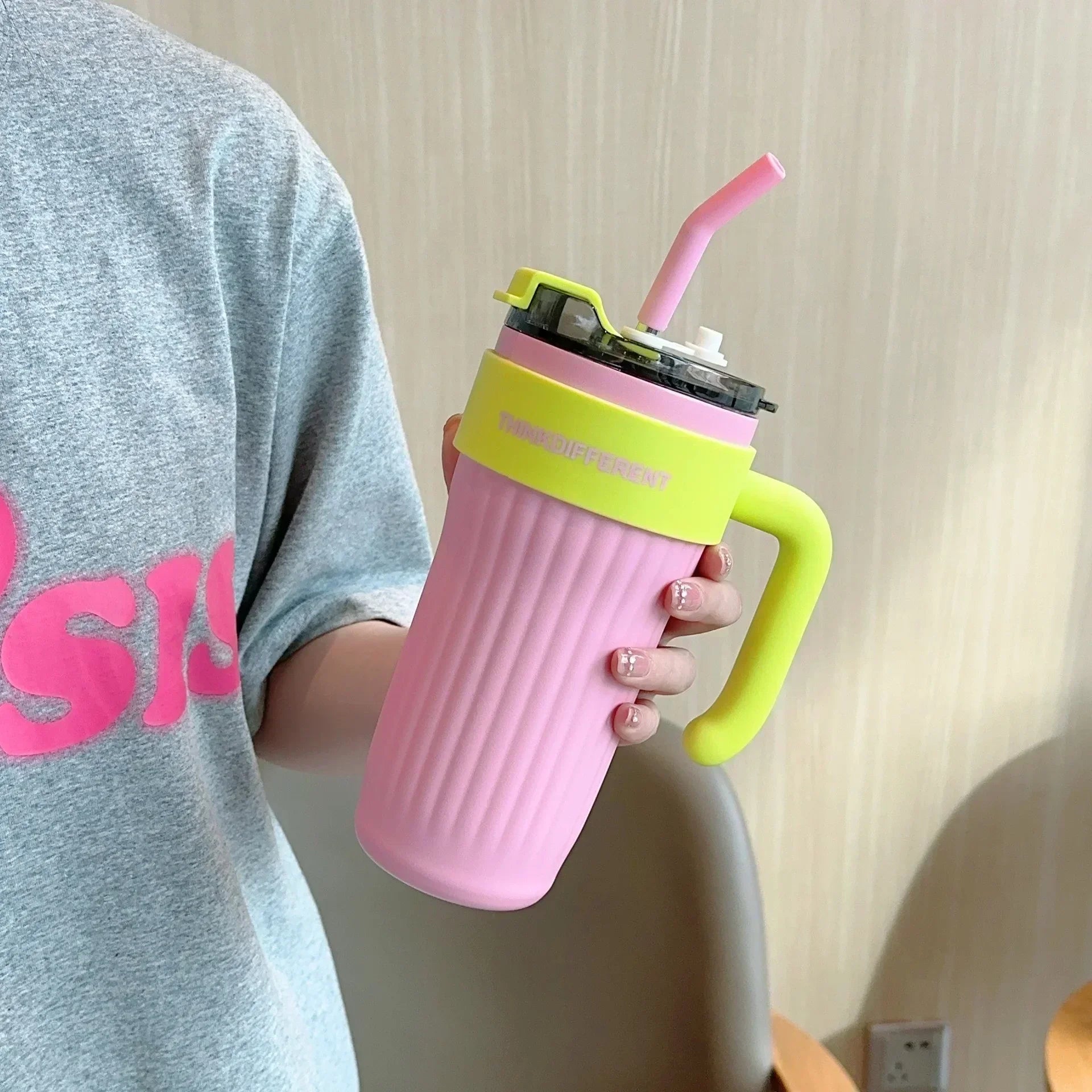 860ml Large Outdoor Thermal Tumbler with Straw - Car Cup Holder Size