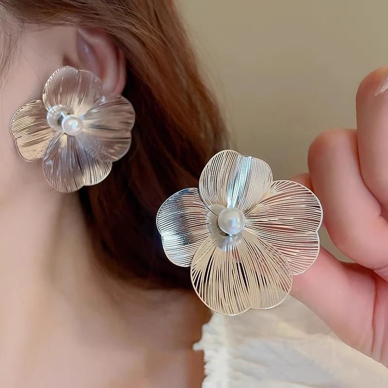 Metal Flower Retro Earrings - Matte Texture Fashion Jewelry