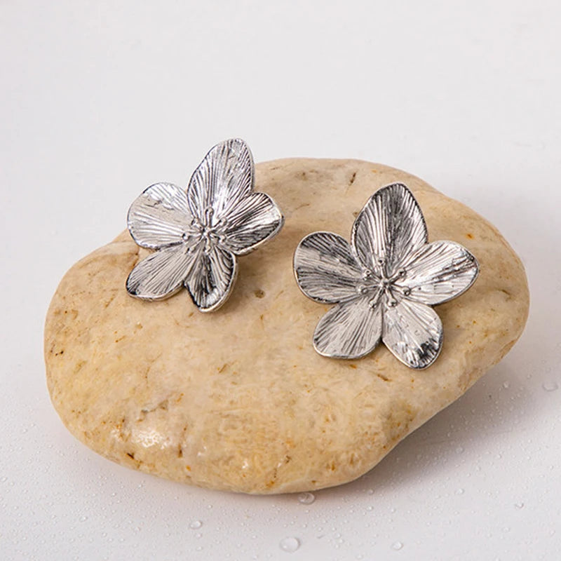 Metal Flower Retro Earrings - Matte Texture Fashion Jewelry