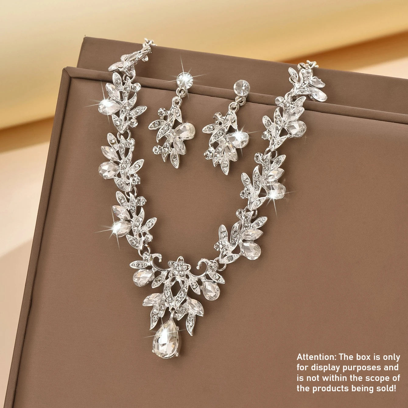 3-Piece Sparkling Leaf Jewelry Set - Water Drop Necklace & Earrings